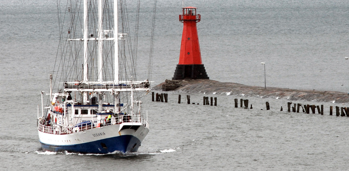 Żaglowiec Oceania wpływa do portu gdańskiego(Fot. Wojciech Stróżyk / KFP)