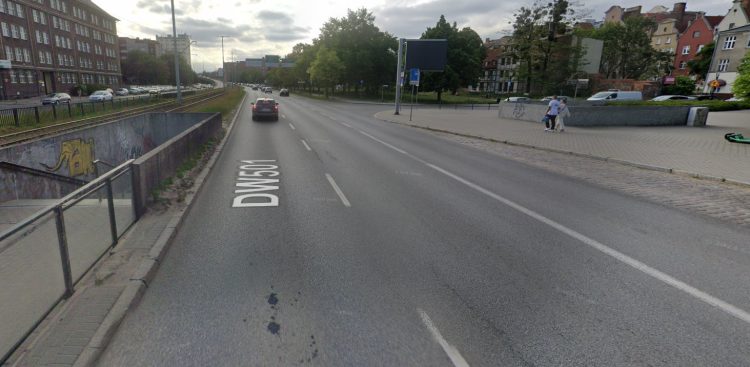 Zmiany dotyczyć mają skrzyżowania Podwala Przedmiejskiego z ulicami Żabi Kruk i Słodowników
(Fot. Google Street View)