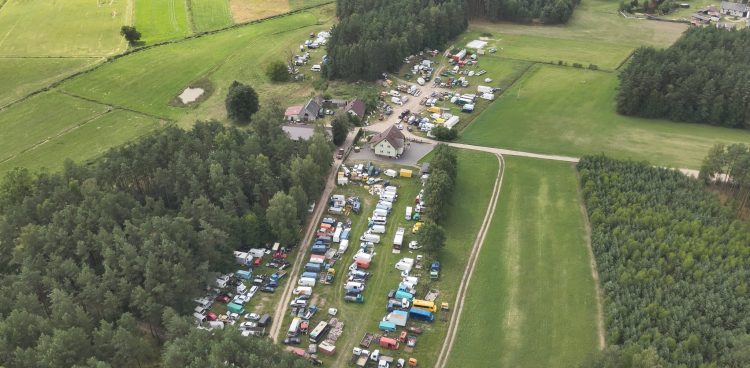 Punkt demontażu pojazdów w powiecie chojnowskim (fot. WIOŚ)
