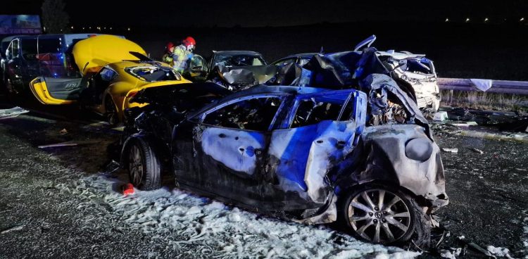 Droga po wypadku była zablokowana przez kilka godzin
(Fot. KW PSP Gdańsk)