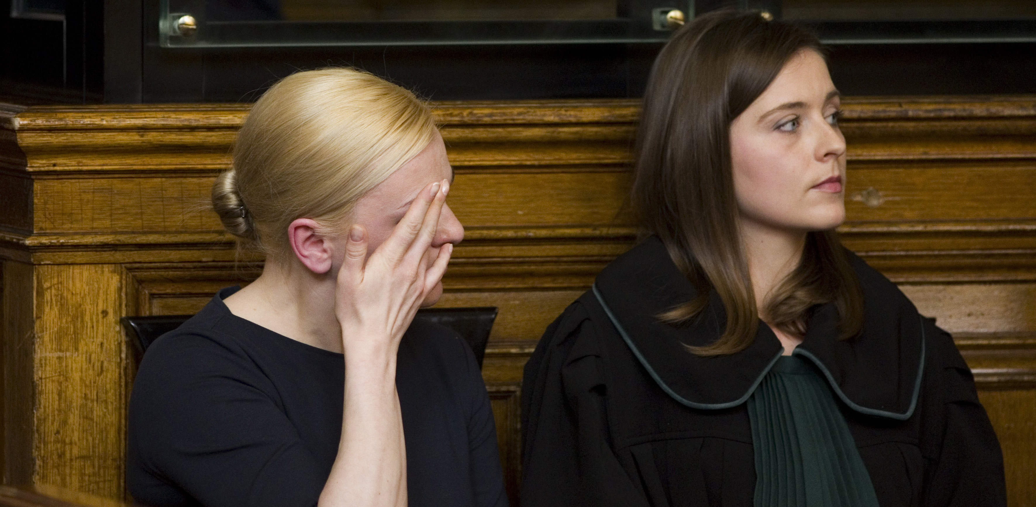 Marcinowi P. i jego żonie Katarzynie P. zarzuca się m.in. oszustwo na łączną kwotę ok. 850 mln zł, pranie brudnych pieniędzy i fałszowanie dokumentów. Na zdjęciu: Katarzyna P. z mecenas Anną Żurawską (fot. Agencja KFP/Krzysztof Mystkowski)