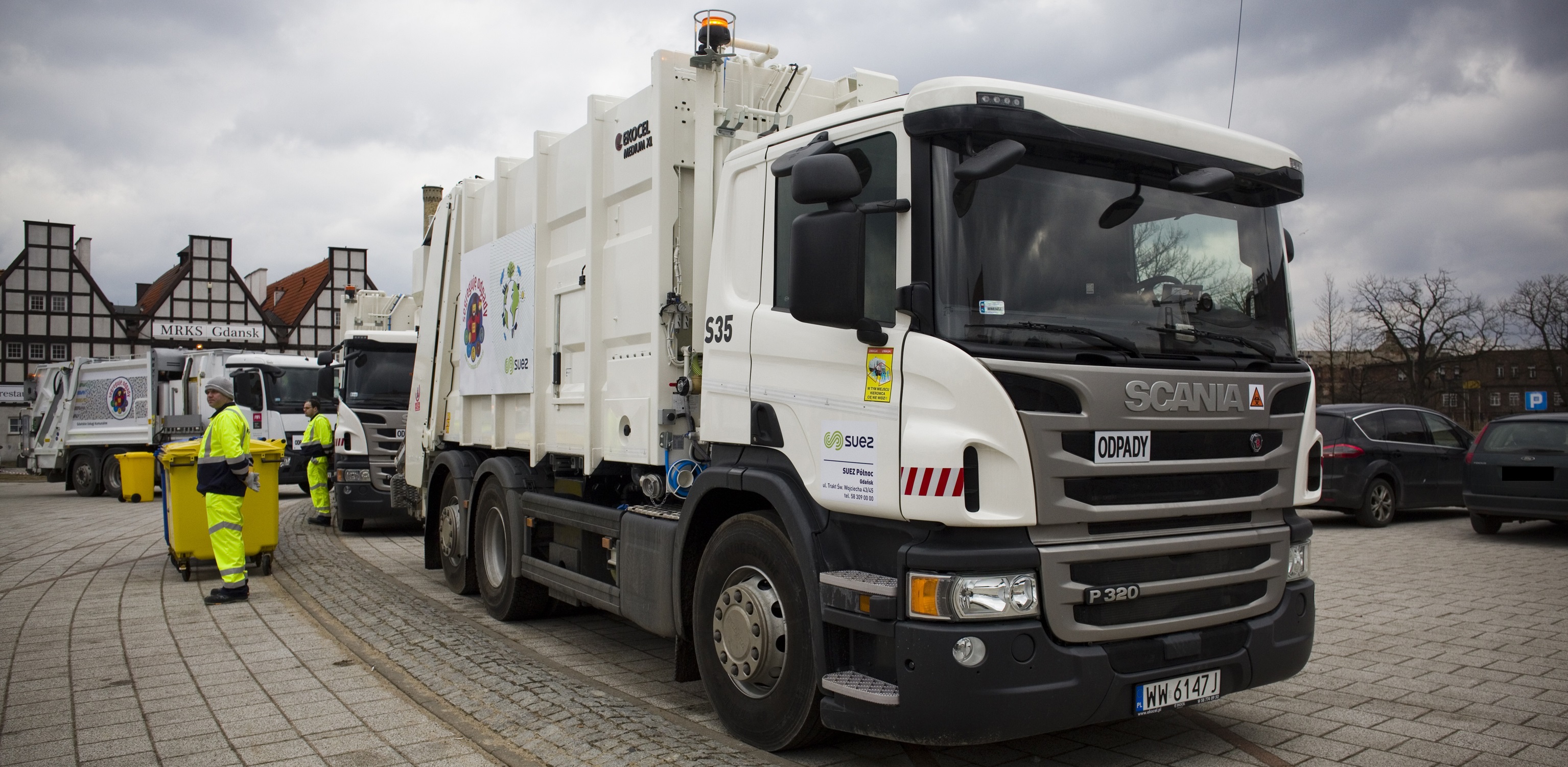 Wiata śmietnikowa „Za Murami” jest w połowie wyłączona z użytku z powodów problemów z odwodnieniem (fot. Krzysztof Mystkowski / KFP)