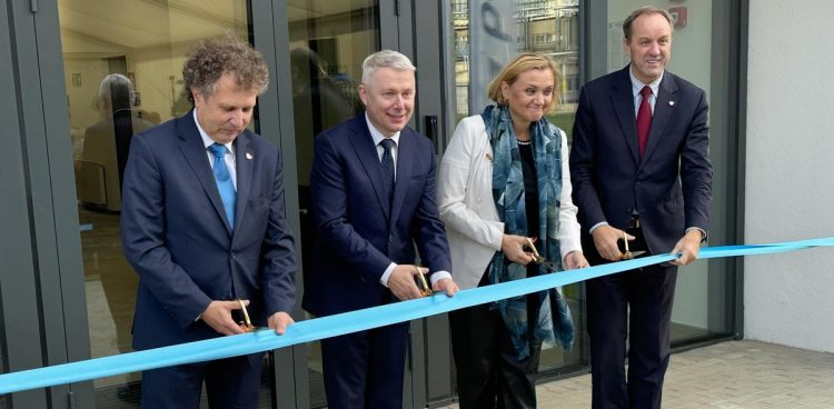 Polpharma otworzyła w Starogardzie Gdańskim specjalistyczne centrum "Prometeusz" (fot. Facebook/Starogard Gdański)