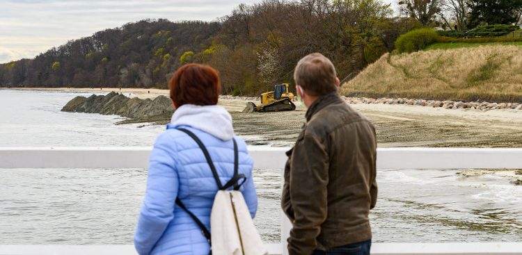 Zdjęcie archiwalne. Poszerzanie plaży w Gdyni-Orłowie (fot. Anna Bobrowska / KFP)