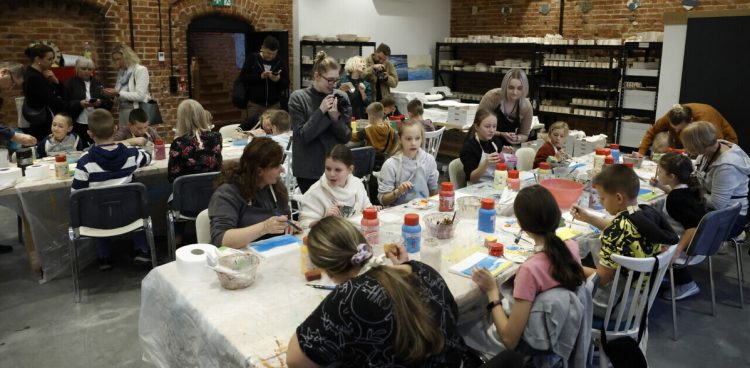 Dzieci ze Ścinawki Dolnej podczas pobytu w Gdańsku uczestniczą w zajęciach edukacyjnych (fot. gdansk.pl/Grzegorz Mehring)