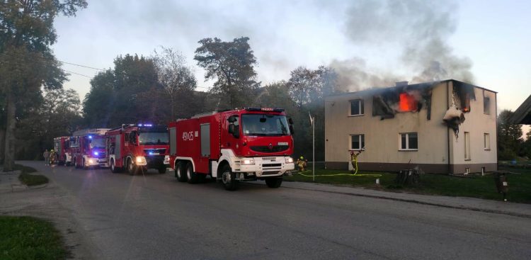 Pożar domu jednorodzinnego w Ołowie (fot. Radio Gdańsk/Mateusz Czerwiński)