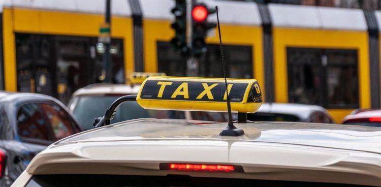 Pasażer był agresywny wobec taksówkarza (fot. pixabay.com)