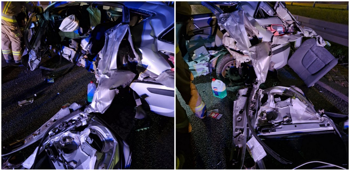 W samochodzie marki Peugeot wyrwało drzwi z lewej strony (fot. KM PSP Gdańsk)