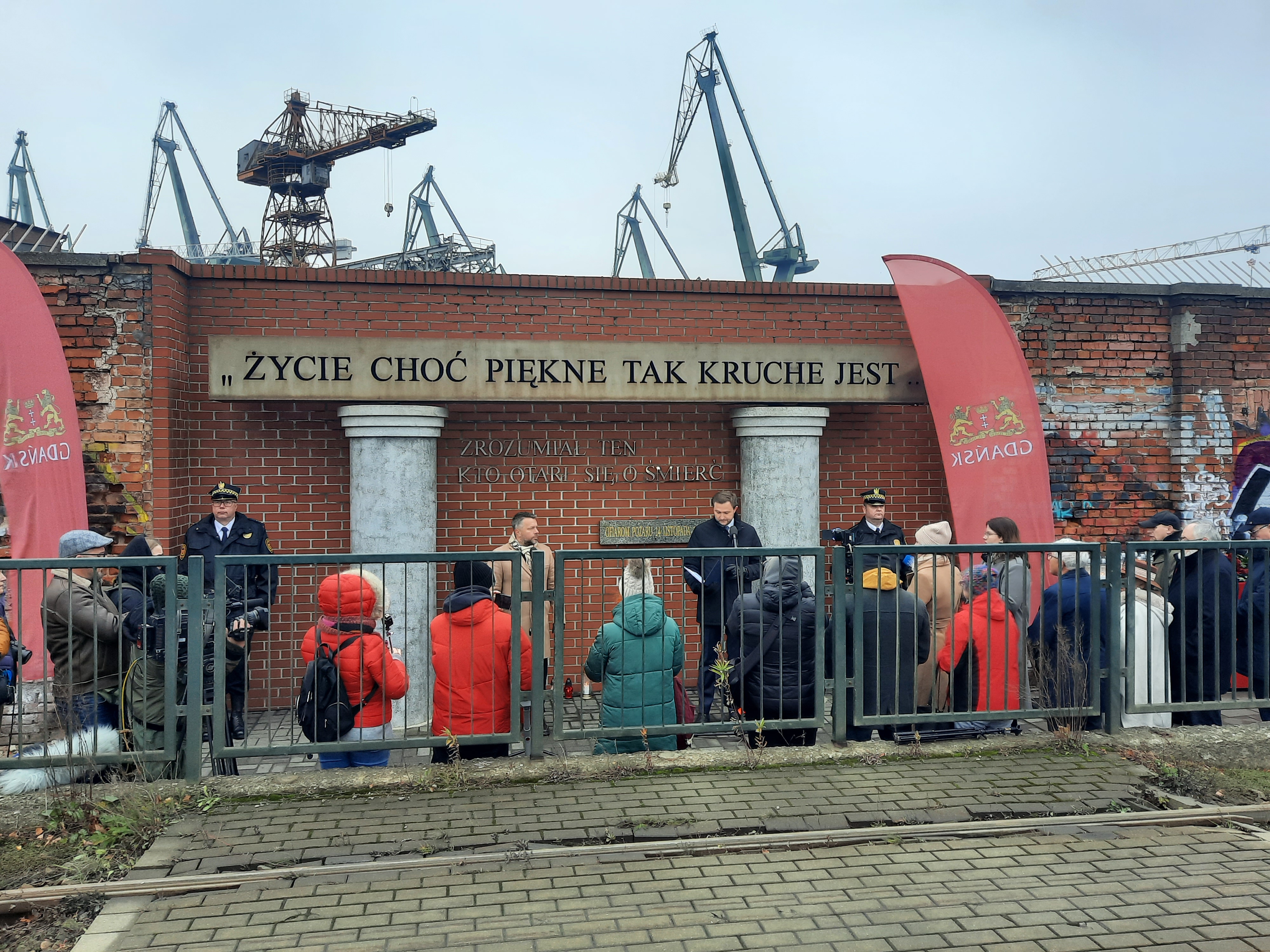 Rocznica tragicznego pożaru w hali Stoczni Gdańskiej (fot. Radio Gdańsk/Marcin Lange)