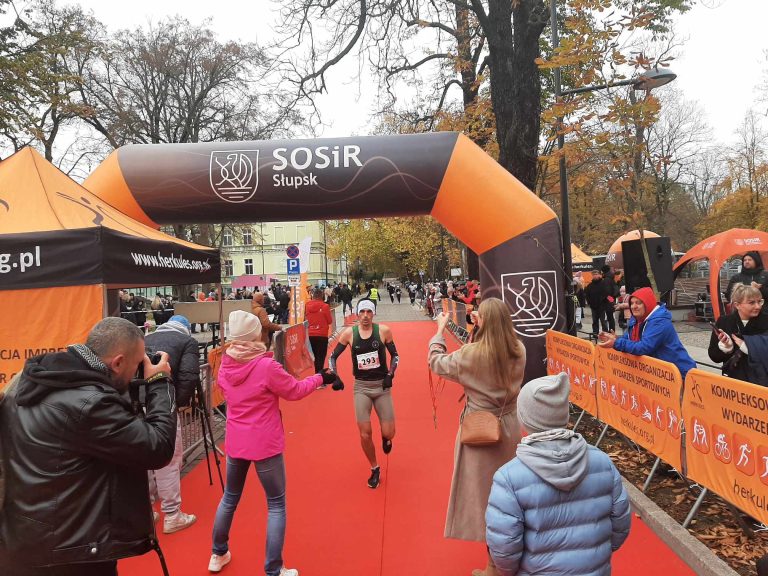 Bieg Niepodległości w Słupsku (fot. Radio Gdańsk/Przemysław Woś)