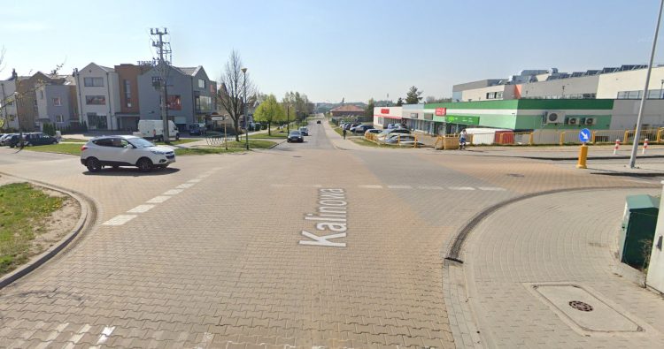 Skrzyżowanie zostanie przebudowane na minirondo (Fot. Google Street View)