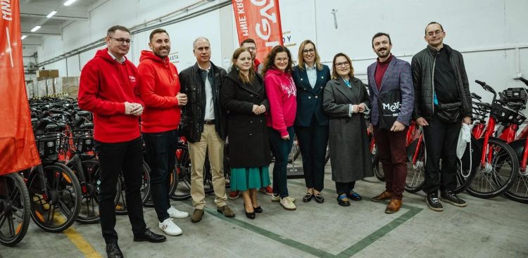 Spotkanie samorządowców z dziennikarzami w siedzibie operatora MEVO (fot. mat. pras./Konrad Kędzior)