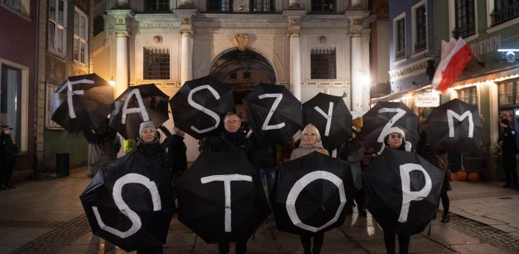 Marsz Tolerancji zorganizowany przed K.O.D. Pomorze w 86. rocznicę Nocy Kryształowej. 12.11.2024 r. (fot. Paweł Marcinko / KFP)