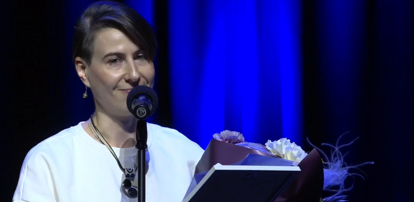 W imieniu laureata nagrodę odebrała Verianika Akudovič (Fot. ECS)