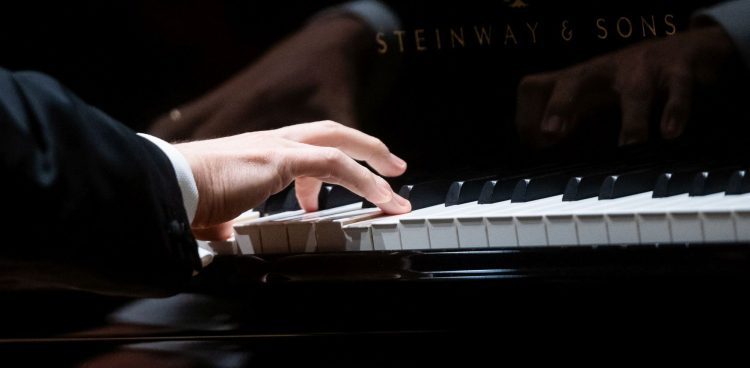 Przez cały miesiąc, od 4 do 30 listopada, rozbrzmiewać będzie muzyka w wykonaniu najwybitniejszych pianistów z trzech kontynentów (Europy, Azji i Ameryki Północnej) (Fot. Polska Filharmonia Bałtycka/Mateusz Słodkowski)