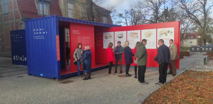 Wystawa "Stolen Memory" w Pruszczu Gdańskim (fot. Radio Gdańsk/Mateusz Czerwiński)