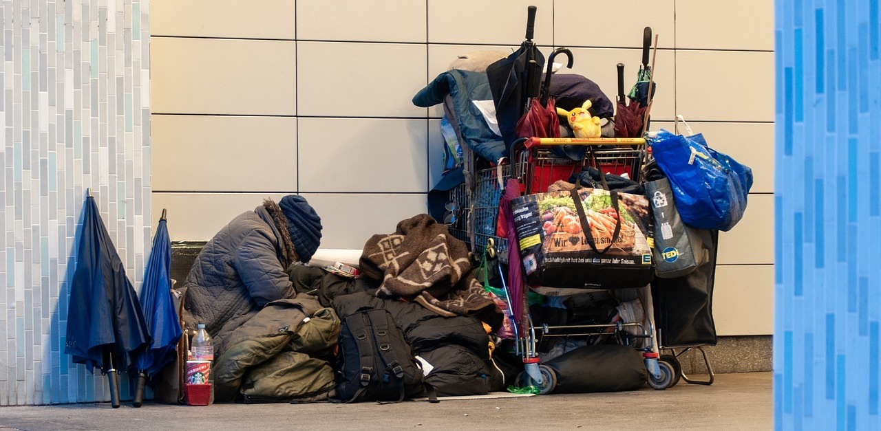 Kartuzy przygotowane są do opieki nad osobami w kryzysie bezdomności (fot. pixabay.com)