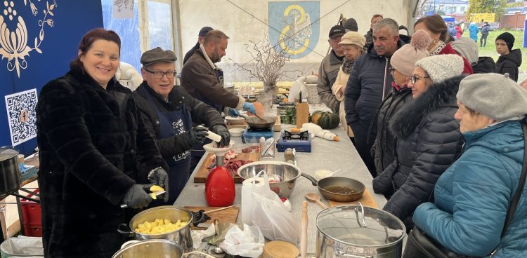 W Sierakowicach odbył się Gęsi Bazar (fot. Radio Gdańsk/Robert Groth)