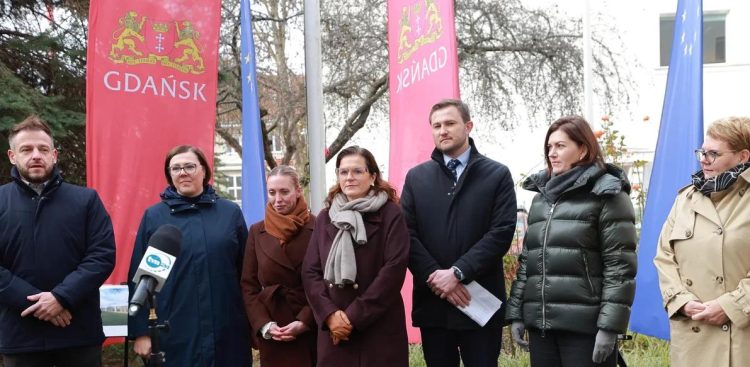 Konferencja władz Gdańska dotycząca budowy nowych żłobków (fot. mat. pras.)