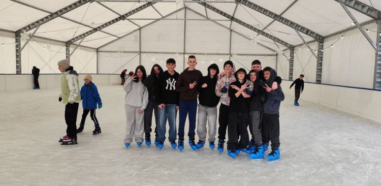 W sobotę otwarto kryte lodowisko w Bytowie (fot. Radio Gdańsk/Maciej Szczakowski)