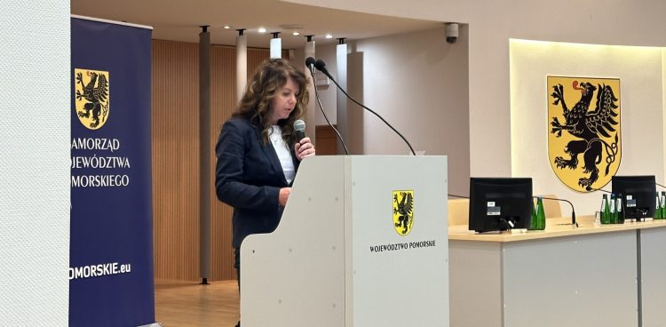 W Urzędzie Marszałkowskim Województwa Pomorskiego debatowano nad możliwymi rozwiązaniami problemu nielegalnych składowisk opadów (fot. Radio Gdańsk/Oskar Bąk)