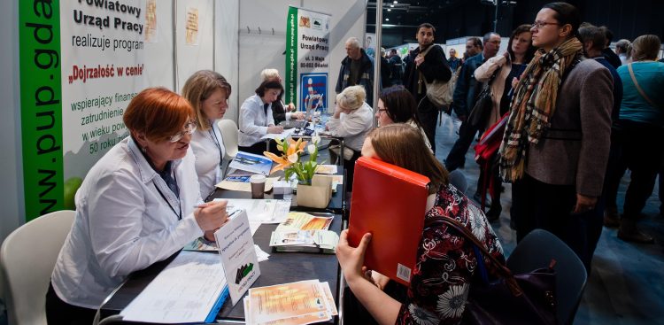 Zdjęcie archiwalne. Centrum konferencyjno-wystawiennicze Amber Expo. Międzynarodowe Pomorskie Metropolitalne Targi Pracy Przedsiębiorczości i Edukacji. 17.04.2013 r. (fot. Mateusz Ochocki / KFP)