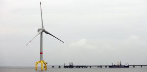 Morska elektrownia wiatrowa (fot. pixabay.com)