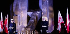 Pomnik Ofiar Grudnia 1970 w Gdyni (fot. gdansk.ipn.gov.pl)