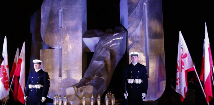 Pomnik Ofiar Grudnia 1970 w Gdyni (fot. gdansk.ipn.gov.pl)