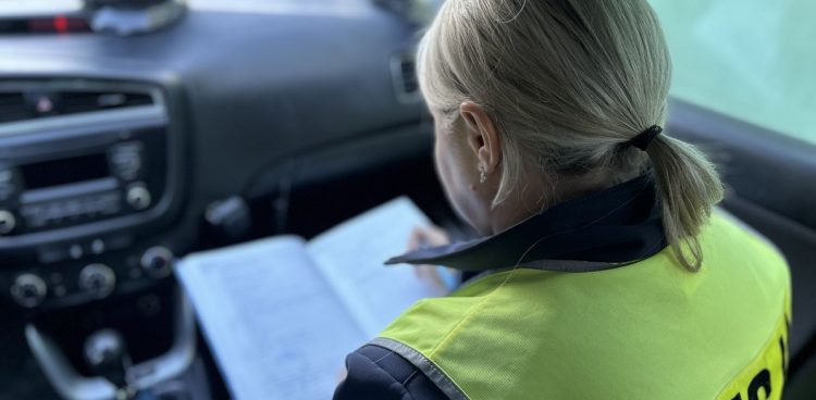 Policja prowadzi wzmożone działania na terenie naszego regionu z uwagi na przedświąteczny czas i nasilony ruch na drogach (fot. pomorska.policja.gov.pl)