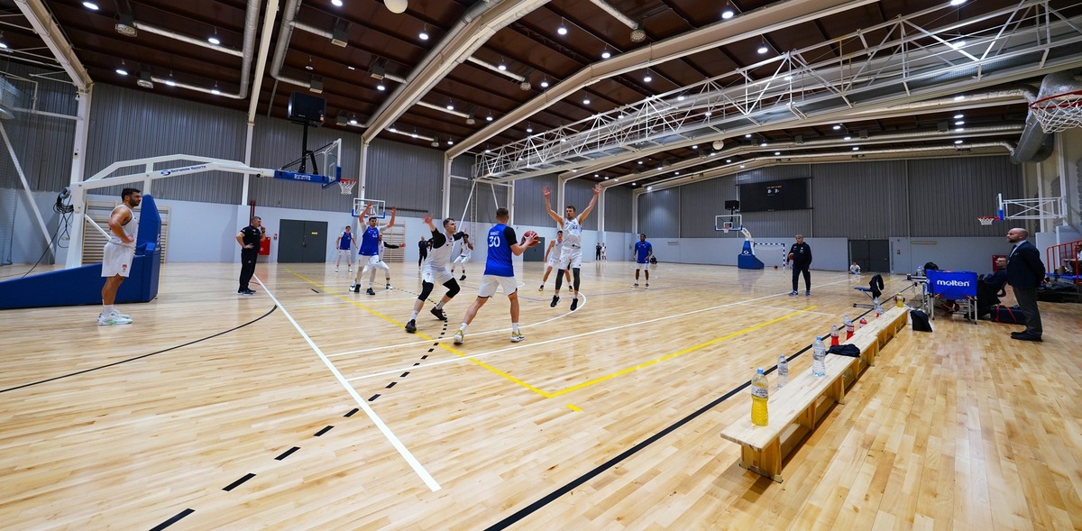 Hala sportowa na terenie Ośrodka Przygotowań Olimpijskich Cetniewo przeszła generalny remont (fot. Facebook/COS OPO Cetniewo)