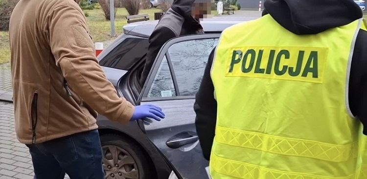 Policja zatrzymała pijanego kierowcę, który śmiertelnie potrącił pieszego w Cewicach (fot. lebork.policja.gov.pl)