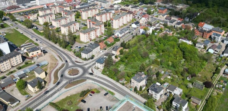 Rondo u zbiegu ulic Pomorskiej i Pelplińskiej (fot. starogard.pl)
