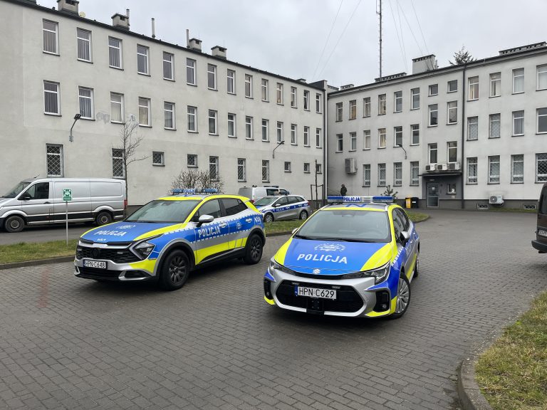 Nowe radiowozy w Wejherowie (Fot. KPP Wejherowo)