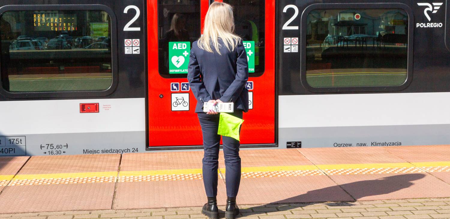 Specjalny przejazd testowy nowoczesnego pociągu pasażerskiego zakupionego dzięki współfinansowaniu ze środków Programu Funduszy Europejskich dla Pomorza. Przyjazd do Pruszcza Gdańskiego. 26.03.2024 r. (fot. Daniel Słoboda / KFP)