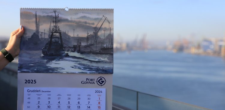 Jedną z nagród jest wyjątkowy kalendarz (Fot. Port Gdynia/Tadeusz Urbaniak)