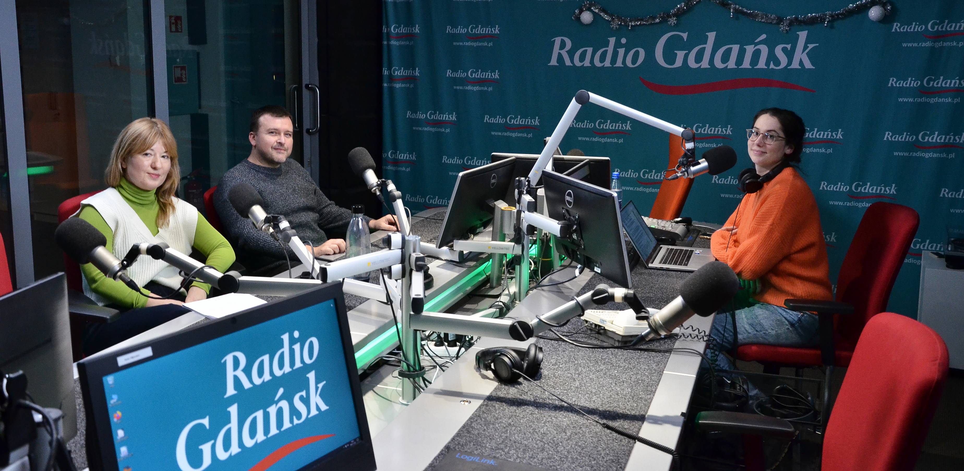 Po lewej, Anna Jazgarska i Łukasz Rudziński, po prawej, Agata Olszewska (fot. Radio Gdańsk/Piotr Puchalski)