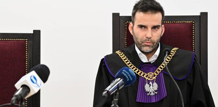 Gdańsk, 05.12.2024 r. Sędzia Tomasz Sierosławski na sali Sądu Okręgowego w Gdańsku. Sąd oddalił pozew przeciwko Donaldowi Tuskowi, który złożył poseł PiS Grzegorz Matusiak (fot. PAP/Andrzej Jackowski)