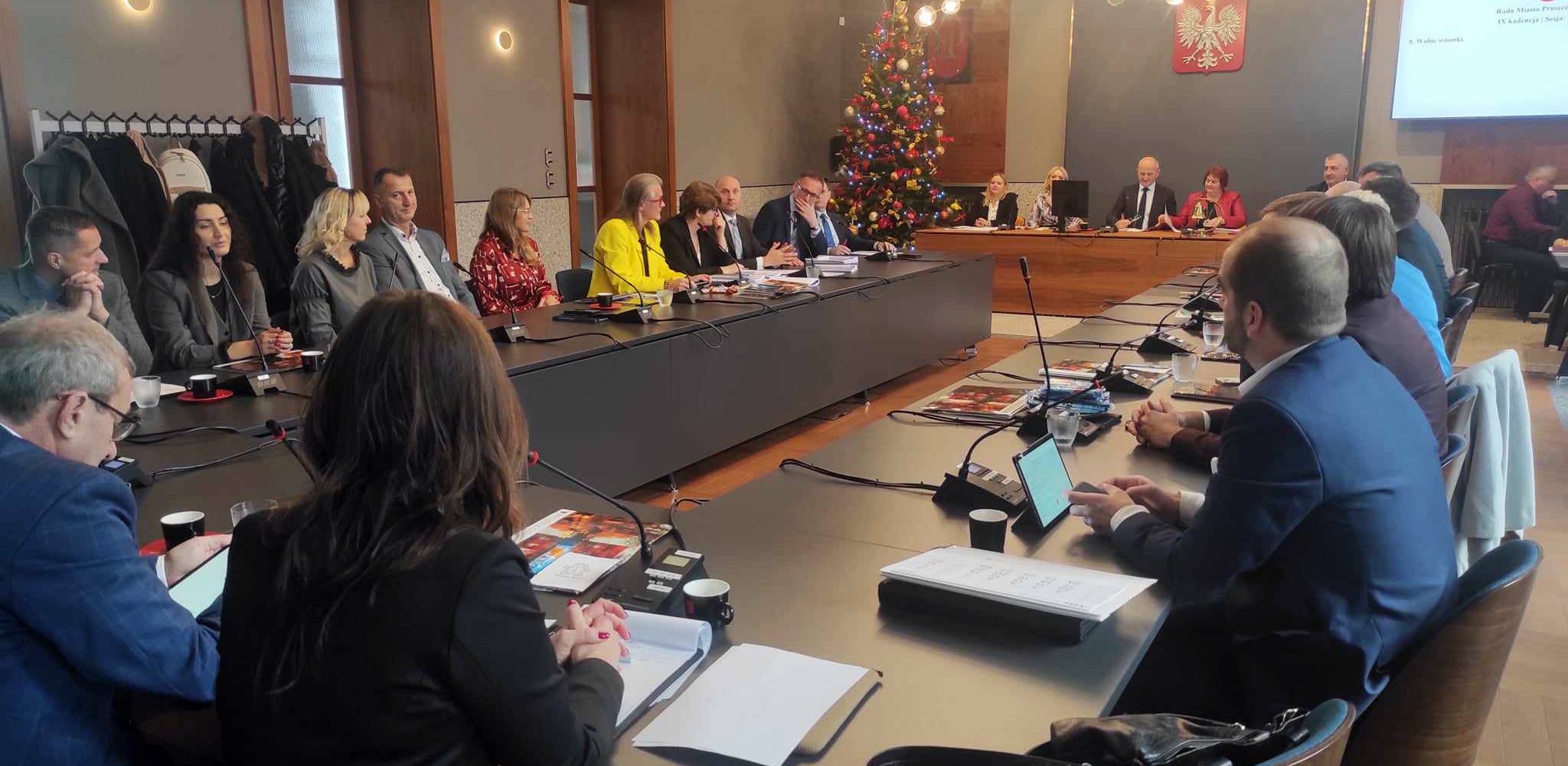 Sesja rady Miasta Pruszcz Gdański (fot. Radio Gdańsk/Mateusz Czerwiński)