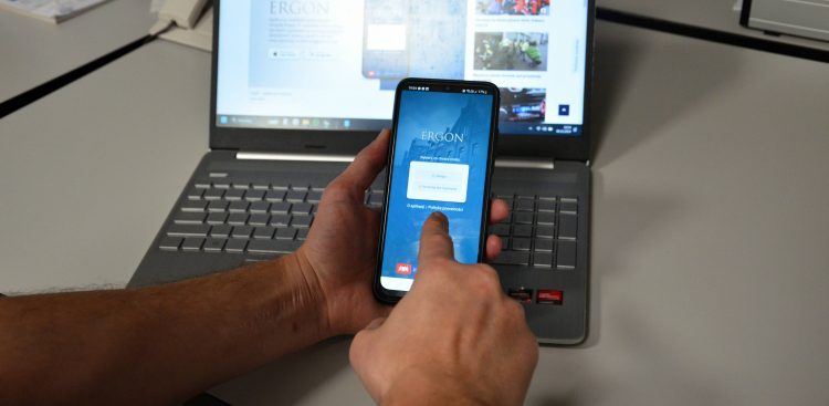 Strona logowania aplikacji mobilnej Ergon stworzonej dla Gdańskiego Urzędu Pracy (fot. Radio Gdańsk)