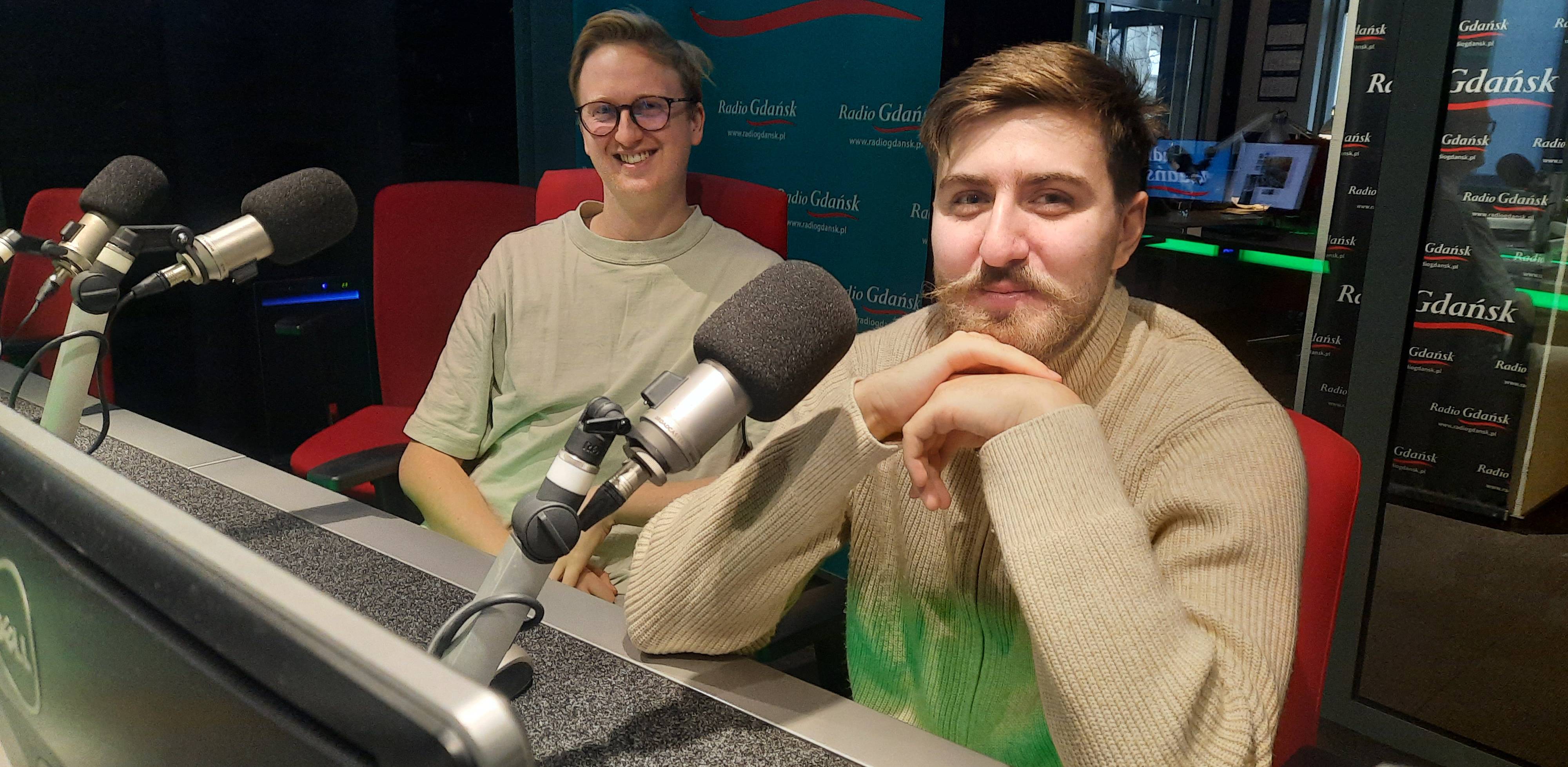 Piotr Glimasiński oraz Przemysław Bojarzyński – lekarze z przychodni dr Oli w Sopocie (fot. Radio Gdańsk/Tatiana Slowi)