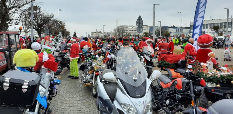 Mikołaje na motocyklach w Gdyni (fot. Radio Gdańsk/Marcin Lange)