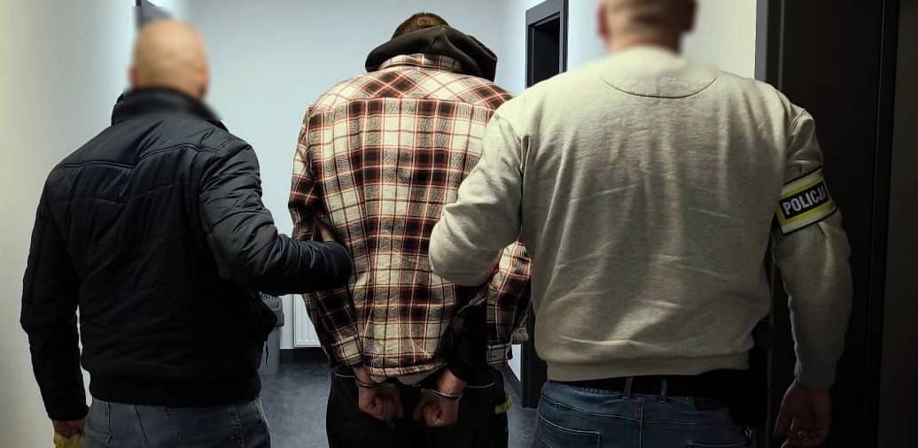 Zatrzymanie mężczyzny, który zaatakował nożem 17-latka (fot. KMP w Gdańsku)