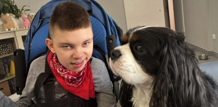 14-letni Oliwier z Gdyni, będąc jeszcze kilkumiesięcznym dzieckiem, wypadł z wózka (fot. arch. prywatne)