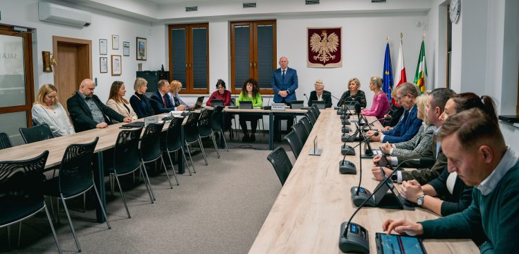 Sesja Rady Gminy Kobylnicy (fot. sfokusowany.pl)