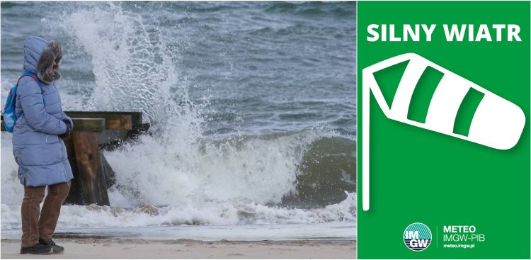 Zdjęcie archiwalne. Sopot. Duże fale na Bałtyku (fot. Anna Rezulak/KFP - graf. IMGW)