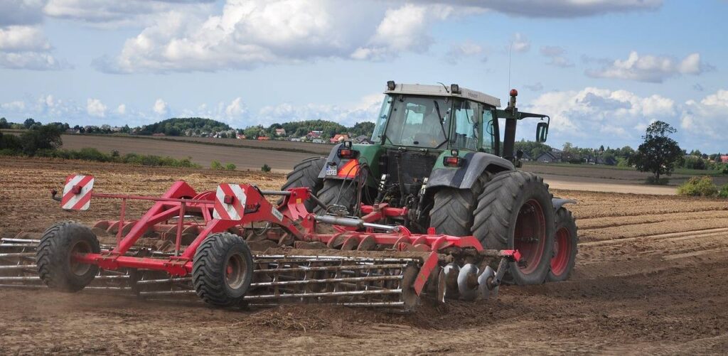 Traktor. Rolnicze prace polowe