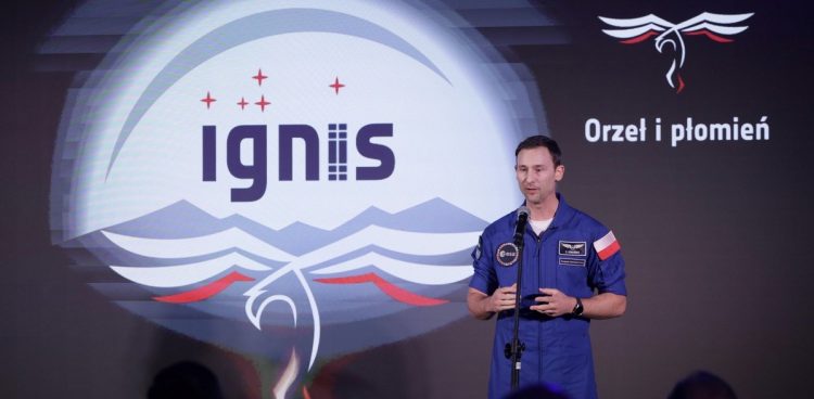 W trakcie pobytu w kosmosie dr Sławosz Uznański przeprowadzi czternaście eksperymentów technologiczno-naukowych (fot. Facebook/Slawosz Uznanski)