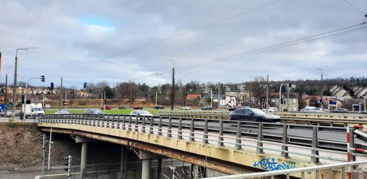 Wiadukt na węźle Karwiny w Gdyni (fot. Radio Gdańsk/Marcin Lange)