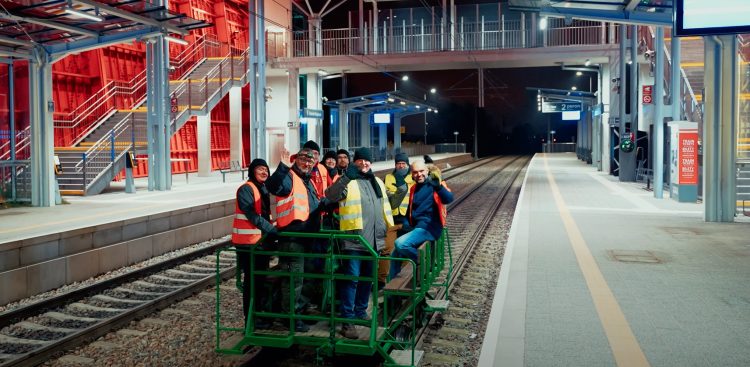 Zorganizowany specjalnie na 33. Finał WOŚP przejazd drezyną będzie pierwszym takim wydarzeniem w 10-letniej historii linii PKM (Fot. mat. pras.)